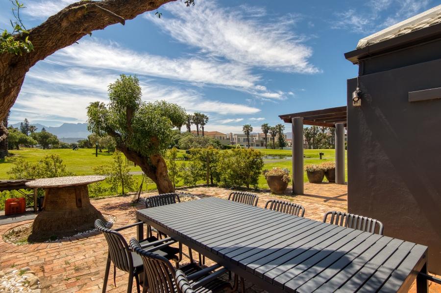 To Let 6 Bedroom Property for Rent in Greenways Golf Estate Western Cape